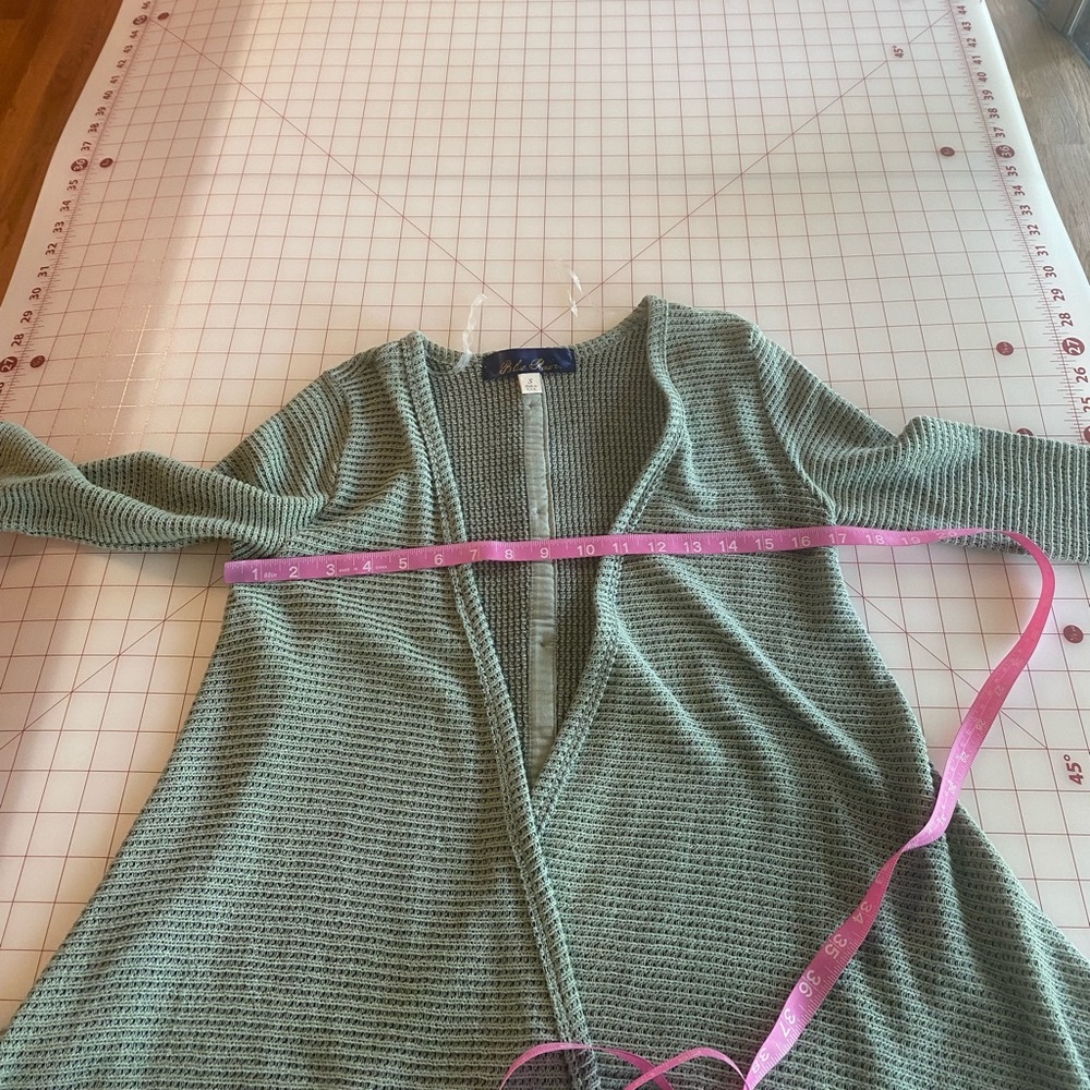 Blue Rain Francesca’s size small sea foam green boho knit comfy cardigan - Picture 16 of 16
